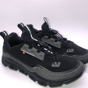 On Cloud Womens shoes 7.5 Black Rock NWOT